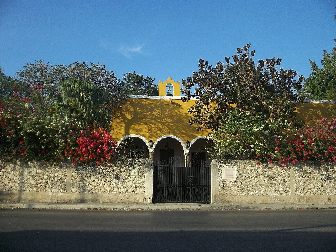 Yukatanas, Meksika, Dangus, Debesys, Įėjimas, Namas, Namai, Siena, Architektūra, Medžiai