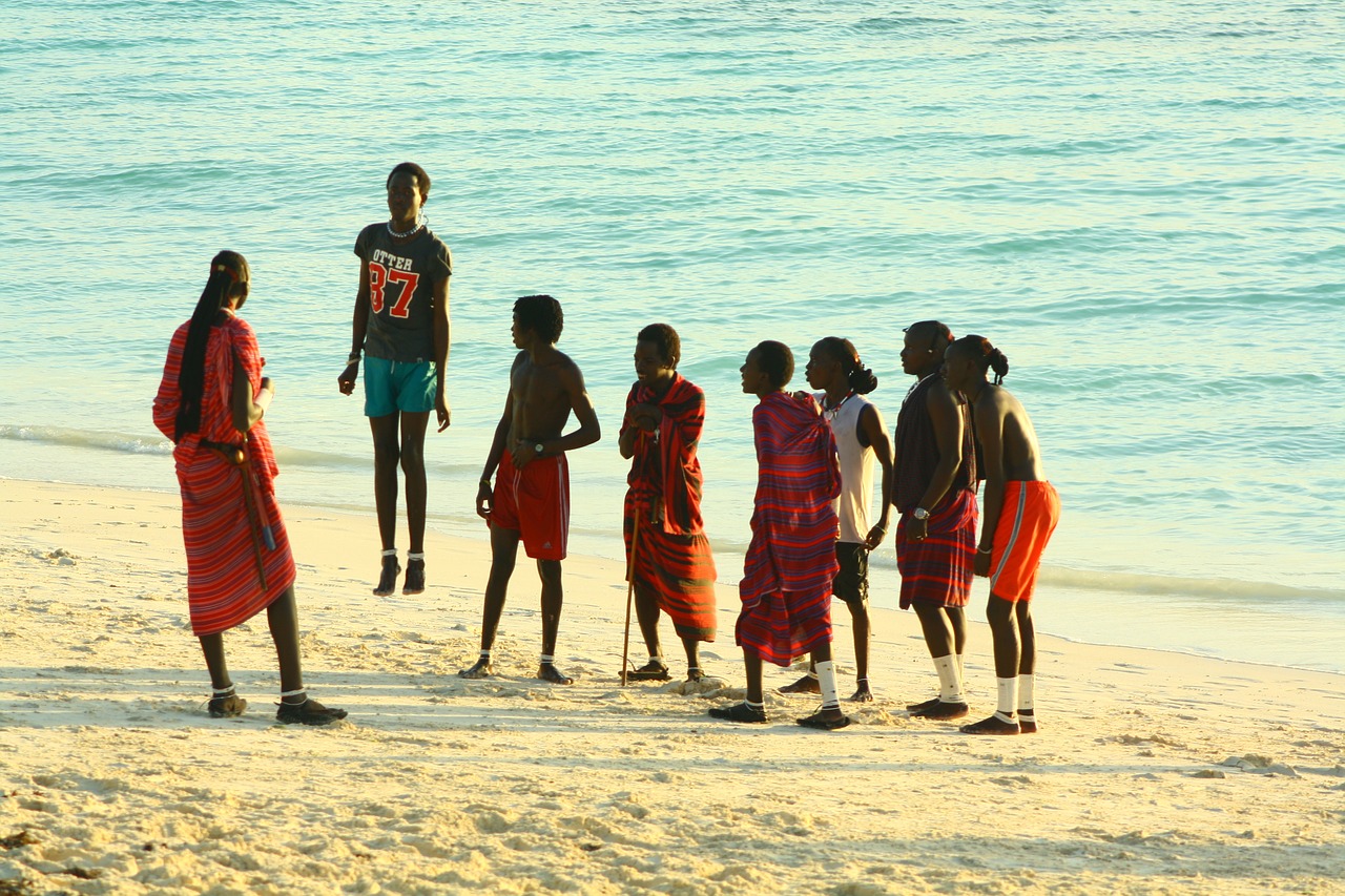 Zanzibaras, Masai, Papludimys, Jaunuoliai, Mokymas, Šokinėti, Linksmintis, Žmonių Grupė, Nemokamos Nuotraukos,  Nemokama Licenzija