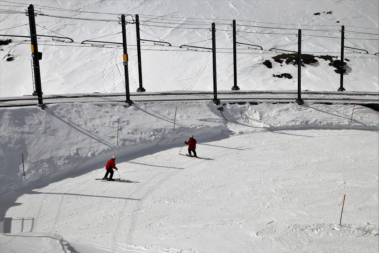 Zermatt,  Slidinėti,  Geležinkelis,  Geležinkelio Sankasos,  Žiemos,  Sniegas,  Šalto,  Žmonių,  Ledas,  Sportas