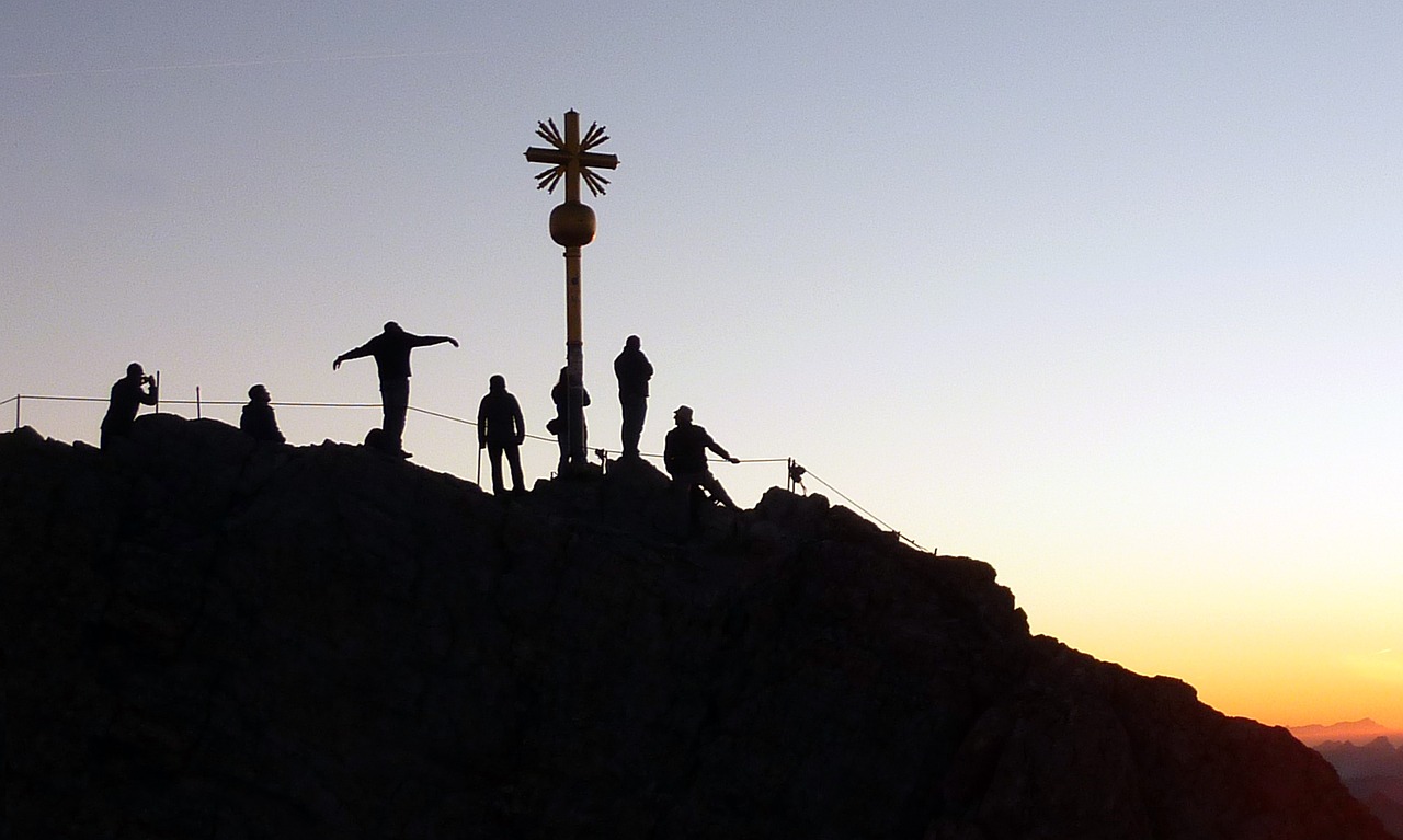 Zugspitze, Alpinistas, Saulėtekis, Šešėlių Žaidimas, Alpinistas, Lipti, Alpinizmas, Alpių, Bergsport, Kalnai