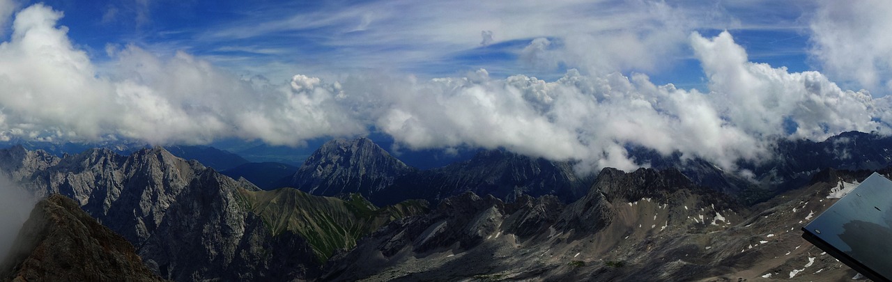 Zugspitze, Kalnas, Kalnų, Gamta, Kalnų Žygiai, Žygiai, Aukščiausių Kalnų, Vokietija, Debesys, Saulė