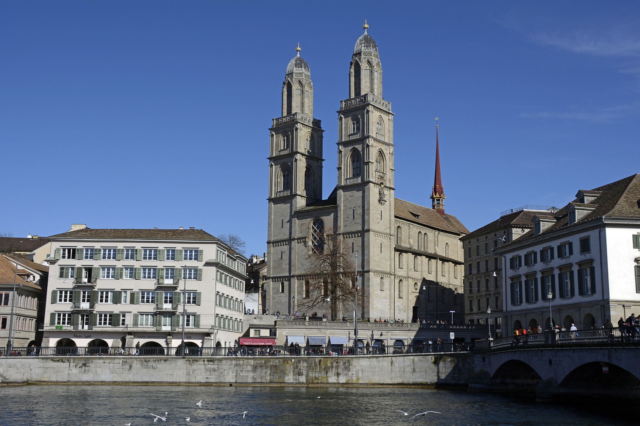 Zurich, Grossmünster, Bažnyčios Bokštas, Bažnyčia, Bokštas, Lankytinos Vietos, Pastatas, Architektūra, Orientyras, Limmat