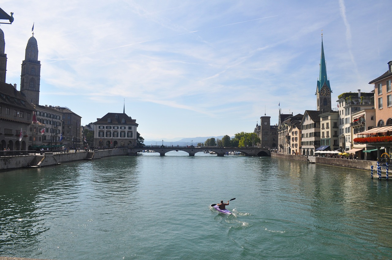 Zürich, Upė, Baidarių, Vanduo, Centras, Zurich, Šveicarija, Orientyras, Miestas, Nemokamos Nuotraukos