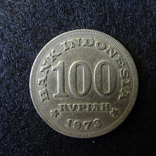 100,  Vienas & Nbsp,  Šimtas,  Rupija,  Indonezija,  Bankas,  Moneta,  Iš Arti,  Valiuta,  Asija,  100 Rupijos Moneta