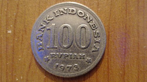 100,  Vienas & Nbsp,  Šimtas,  Rupija,  Indonezija,  Bankas,  Moneta,  Iš Arti,  Valiuta,  Asija,  100 Rupijas