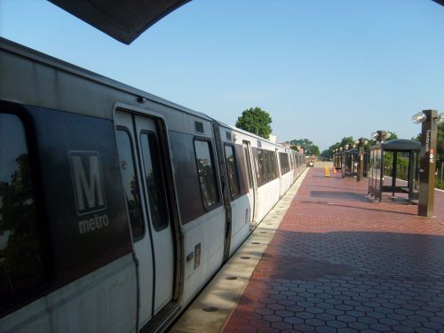 Metro,  Platforma,  Traukinys,  Stotyje