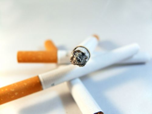 Cigarečių,  Balta & Nbsp,  Atgaline Kryptimi,  Dūmai,  Sustoti & Nbsp,  Rūkyti,  Narkotikai,  Blogas & Nbsp,  Įprotis,  Tabac,  Nikotinas,  Cigaretės
