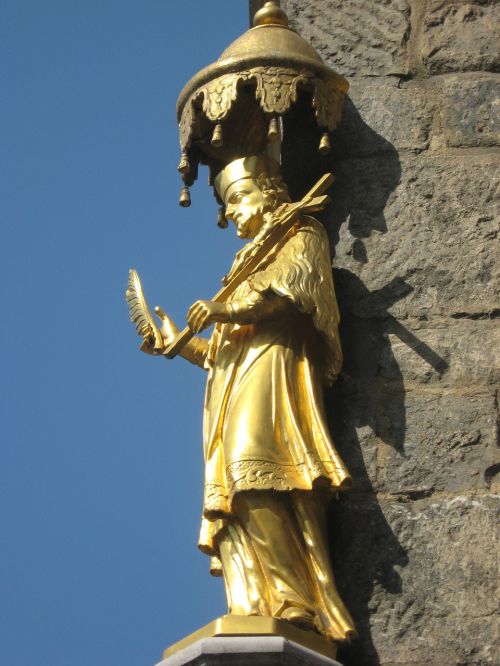 Aachen, Skulptūra, Auksas