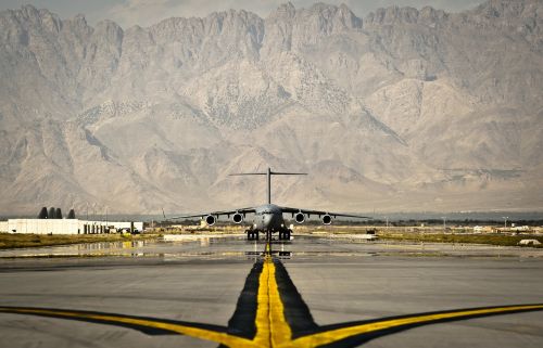Afganistanas, Oro Bazė, Orlaivis, Lėktuvas, Takas, Kilimas, Kalnai, Lauke, Oro Pajėgos, Kariuomenė