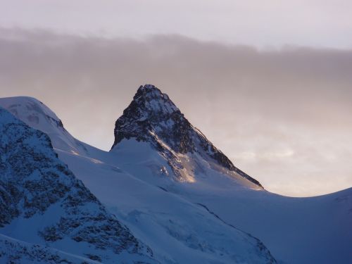 Aguzza, Kalnas, Engadin, Kraštovaizdis, Uolėti Kalnai