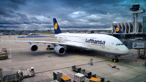 Airbus, A380, Orlaivis, Keleiviniai Orlaiviai, Skristi, Skrydis, Skrajutė, Oro Uostas, Oro Transporto Eismas, Lėktuvas, Aviakompanija, Lufthansa, Frankfurtas