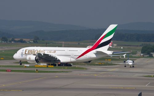 Emiratai, Airbus A380, Orlaivis, Oro Uostas, Zurich, Zrh, Oro Uostas Zurich, Šveicarija, Transportas, Skristi, Reaktyvinis, Aviacija, Turbina, A380, Didelis, Mažas