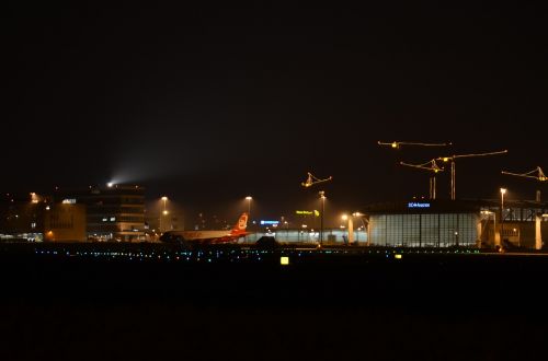 Oro Uostas, Naktis, Štutgartas