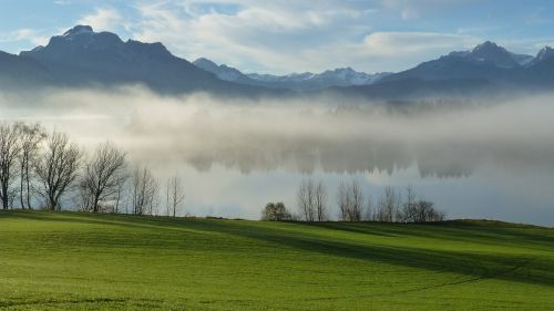 Allgäu, Ežeras Forggensee, Ruduo, Migla, Tegelberg, Pasivalu, Branderschrofenas, Miterio Galas, Füssen, Panorama