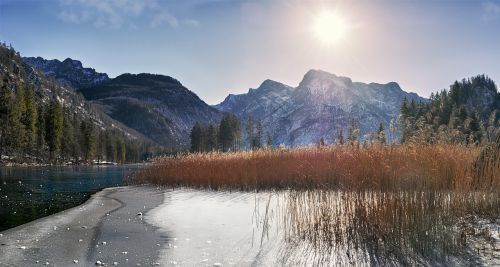 Almsee, Ledas, Žiema, Šaltis, Žiemą, Sušaldyta, Vanduo, Gamta, Kalnas, Saulė, Saulėtas, Nendrė, Kraštovaizdis, Natūralus Vanduo, Salzkammergut, Austria