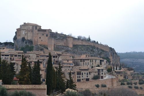 Alquazar, Huesca, Žmonės, Kalnas