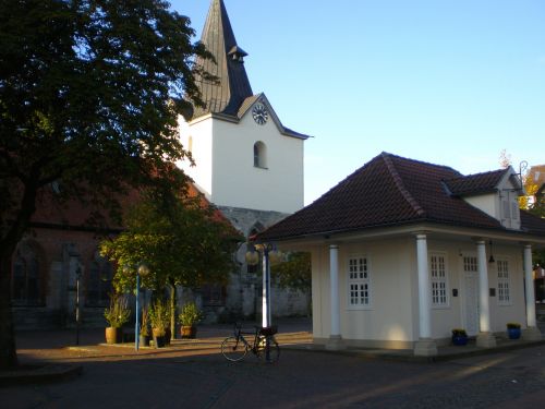 Alte Wache, Neustadt Am Rübenberge, Miesto Bažnyčia