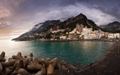 Amalfi, Jūra, Pajūrio Miestas, Pajūryje