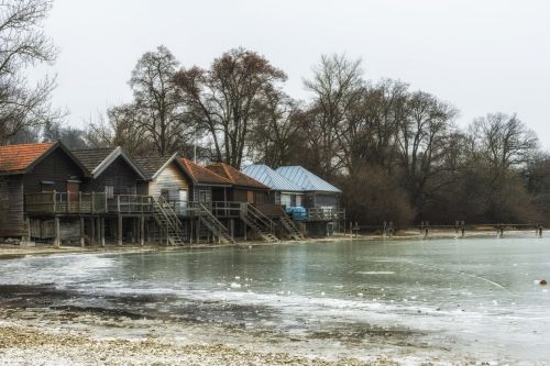 Ammersee, Valčių Namas, Sušaldyta, Vanduo, Ežeras, Internetas, Bavarija, Kraštovaizdis, Veidrodis, Vandenys, Gamta, Namai, Vokietija, Namelis, Dangus, Naktis, Atostogos, Romantiškas, Toli, Medinis Balkonas, Senas, Atmosfera, Šurmulio Namas, Idilija, Nameliai, Mediena, Rąstinis Namelis, Mėlynas, Stiebas, Šventė