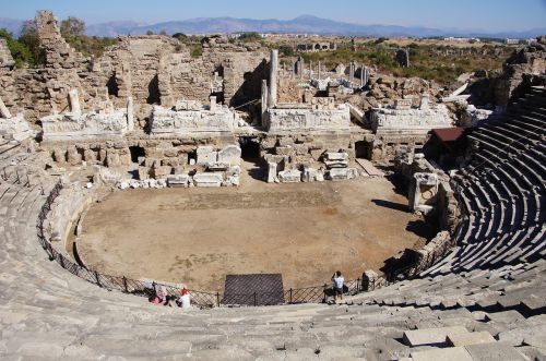 Amfiteatras, Turkija, Senovė