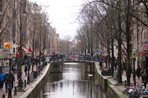 Amsterdamas, Kanalai, Gatvės Scenos, Kanalas, Nyderlandai, Miestas, Žmonės, Vaikščioti, Atsipalaiduoti