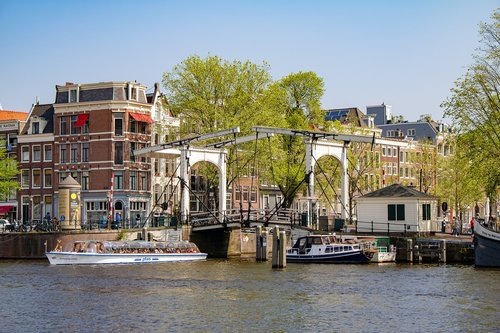 Amsterdamas,  Kanalas,  Pakeliamasis Tiltas,  Vandenys,  Upė,  Miestas,  Namas,  Mažas Šalis,  Olandija,  Turizmas,  Amstel,  Architektūra