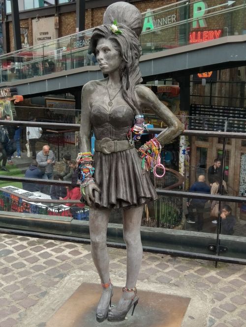 Amy Winehouse, Statula, Camden, Camden Lock, Londonas, Didžioji Britanija