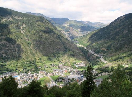 Andorra, Kalnai, Vasara