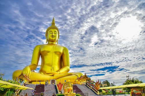 Ang Thong, Wat Muang, Budos Statula