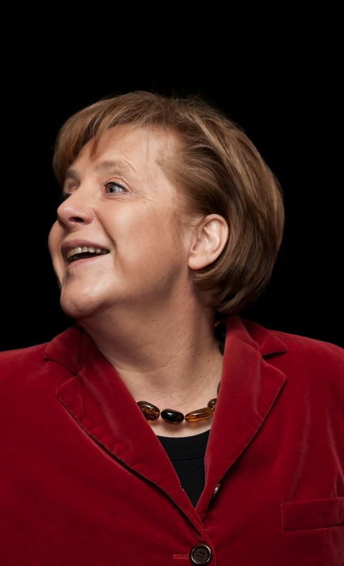 Angela Merkel, Politika, Politikė, Cdu, Hamburgas, 2011, Rinkimai, Demokratija, Kancleris, Vokietija, Moteris, Žinomas, Garsenybė, Velvet Kostiumas, Raudona