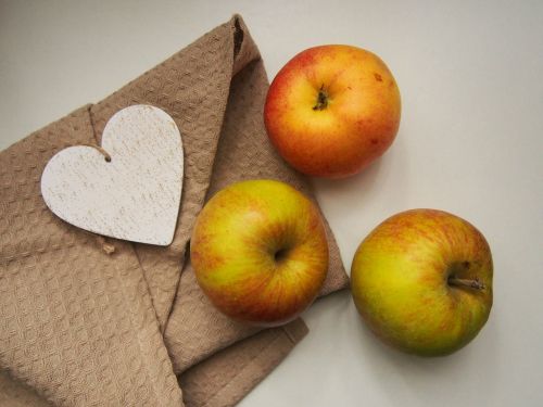 Obuoliai, Vaisiai, Maistas, Sveikas, Širdis