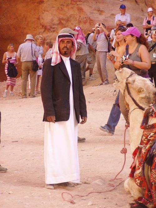 Arabai,  Kupranugaris,  Turizmas