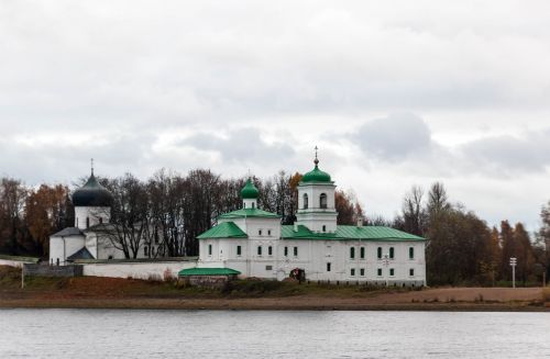 Vienuolynas, Mirožskis, Architektūra, Kirsti, Pskovas, Rusija, Debesis, Vakaras, Sausis, Atspindys, Šventykla, Miestas, Žiema, Senovės, Pastatas, Katedra, Krikščionybė, Bažnyčia, Kultūra, Diena, Papuošalai, Kupolas, Europa, Eksterjeras, Žinomas, Istorinis, Istorija, Nuorodos Taškas, Senas, Ortodoksas, Religija, Upė, Rusų, Dangus, Vasara, Turizmas, Tradicinis, Transformacija, Kelionė, Puiku, Balta, Tiltas, Kalėdos, Šaltas, Gražus, Medis