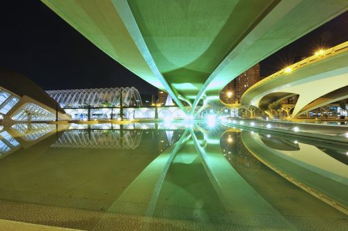 Architektūra, Santiago Calatrava, Atspindys, Vanduo, Tvenkinys, Miestas, Turizmas, Ispanija, Valensija, Meno Miestas, Valence, Pastatas, Šviesa, Naktis, Tiltas, Modernus Tiltas, Santiago