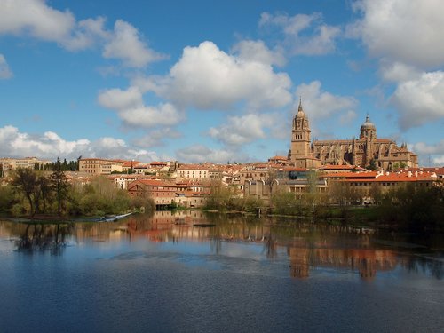 Architektūra,  Salamanca,  Upė,  Miestas,  Miesto Kraštovaizdis,  Katedra,  Turizmas,  Miestas Salamanka,  Miestas Ispanija,  Kelionė,  Mėlynas Dangus,  Skaidrumas
