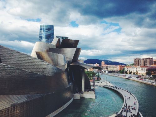 Architektūra, Žinomas, Pastatas, Guggenheimas, Muziejus, Bilbao, Šiuolaikinis, Menas, Kelionė, Orientyras, Turizmas, Kultūra, Dangus, Paminklas, Dizainas, Ispanija, Ekskursijos, Šiuolaikiška