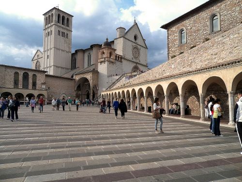 Assisi, Bažnyčia, Italy, Architektūra, Bokštas, Mansarda, Žmonės, Kvadratas, Viršuje, Bazilika, Jonas Krikštytojas, Franciszek, Ištikimas, Turistai