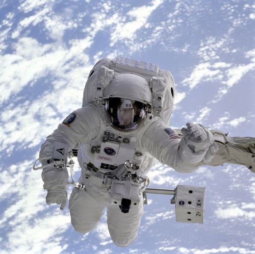 Astronautas, Kosminis Laivas, Kosmoso Eismas, Atradimas, Erdvė, Visata, Visi, Naktinis Dangus, Dangus, Astronautika, Nasa, Kosmoso Kelionės, Aviacija, Mokslas, Tyrimai, Kosmonautas, Plūdė, Nesvarus, Nesvarumas, Kostiumo Kostiumas, Michael Gernhardt, 1995