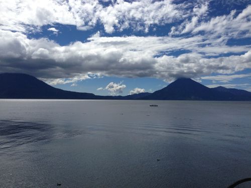 Atitlan Gvatemalos, Lago Atitlan, Ežeras, Ugnikalniai