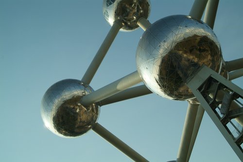 Atomium,  Briuselyje,  Architektūra,  Dangus,  Metalo,  Europa,  Struktūra,  Atomas,  Paminklas,  Geležies,  Turizmas,  Benelux,  Molekulė,  Sfera,  Mokslas,  Belgija