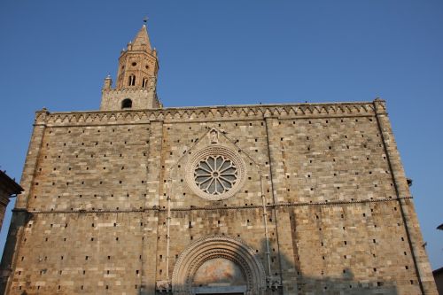 Atriumas, Bažnyčia, Fasadas