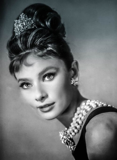 Audrey Hepburn, 60 Piktograma, Moters Veidas, Holivudo Aktorė
