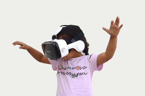 Papildytosios Realybės,  Vr,  Virtuali Realybė,  Vaikas,  Prietaisas,  Technologijos,  Ausinės,  Virtualus,  Realybė,  Vaikas,  Akiniai,  Inovacijos,  Skaitmeninis,  Ateitis,  3D,  Švietimo,  Pramogų,  Ieško,  Mokykla,  Mokymasis,  Vaikystės,  Modeliavimas