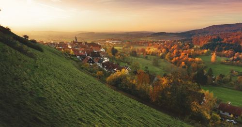 Ruduo, Kraštovaizdis, Hillside, Vaizdingas, Slėnis, Lauke, Pieva, Kaimas, Kritimas, Plantacija, Kaimas, Spalvinga, Žalias, Saulėlydis, Saulės Šviesa