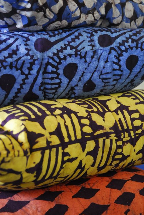 Fonas, Tekstilė, Batik