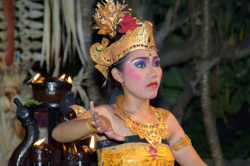 Bali, Indonezija, Kelionė, Ubud, Įvykis, Šokių Šou, Feuertańz, Šokėja, Moteris, Tradicija, Tradiciškai, Balio Šokis