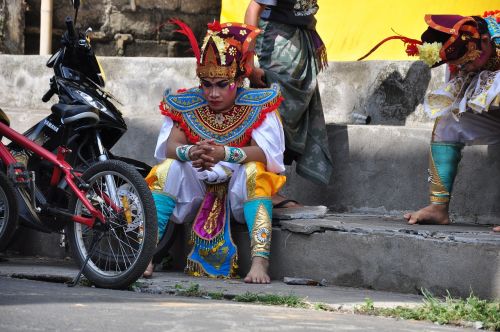 Bali, Šokėjai, Tradiciškai, Šokis