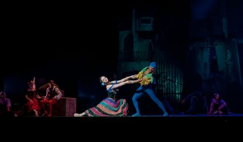 Baletas, Balerina, Spektaklis, Don Quixote, Šokėja, Moteris, Patinas, Teresa Carreño Teatras, Venezuela, Dramatiškas, Judėjimas, Kostiumai, Klasikinis, Elegantiškas, Grakštus, Žmonės, Rodyti, Etapas