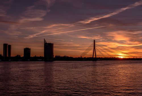 Baltijos Valstybės, Riga, Saulėlydis, Tiltas
