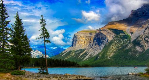 Banff, Nacionalinis Parkas, Kanada, Turizmas, Ežeras, Vanduo, Kalnai, Dangus, Debesys, Valtis, Kraštovaizdis, Vaizdingas, Panorama, Gamta, Lauke, Miškas, Medžiai, Miškai, Šalis, Kaimas, Dykuma, Hdr